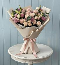 Букет цветов из:  Розы и Лизиантусы в Ачикулаке