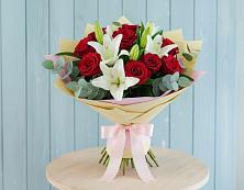 Букет цветов из:  Лилии и Розы в Ачикулаке