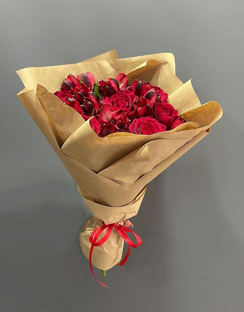 Букет цветов из: Альстромерии и Розы в Ачикулаке