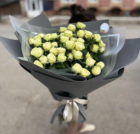 Букет Белые кустовые розы Солинеро в Ачикулаке