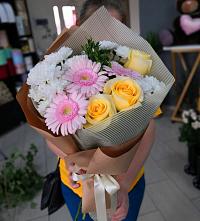Букет цветов из:  Герберы, Розы и Хризантемы в Ачикулаке