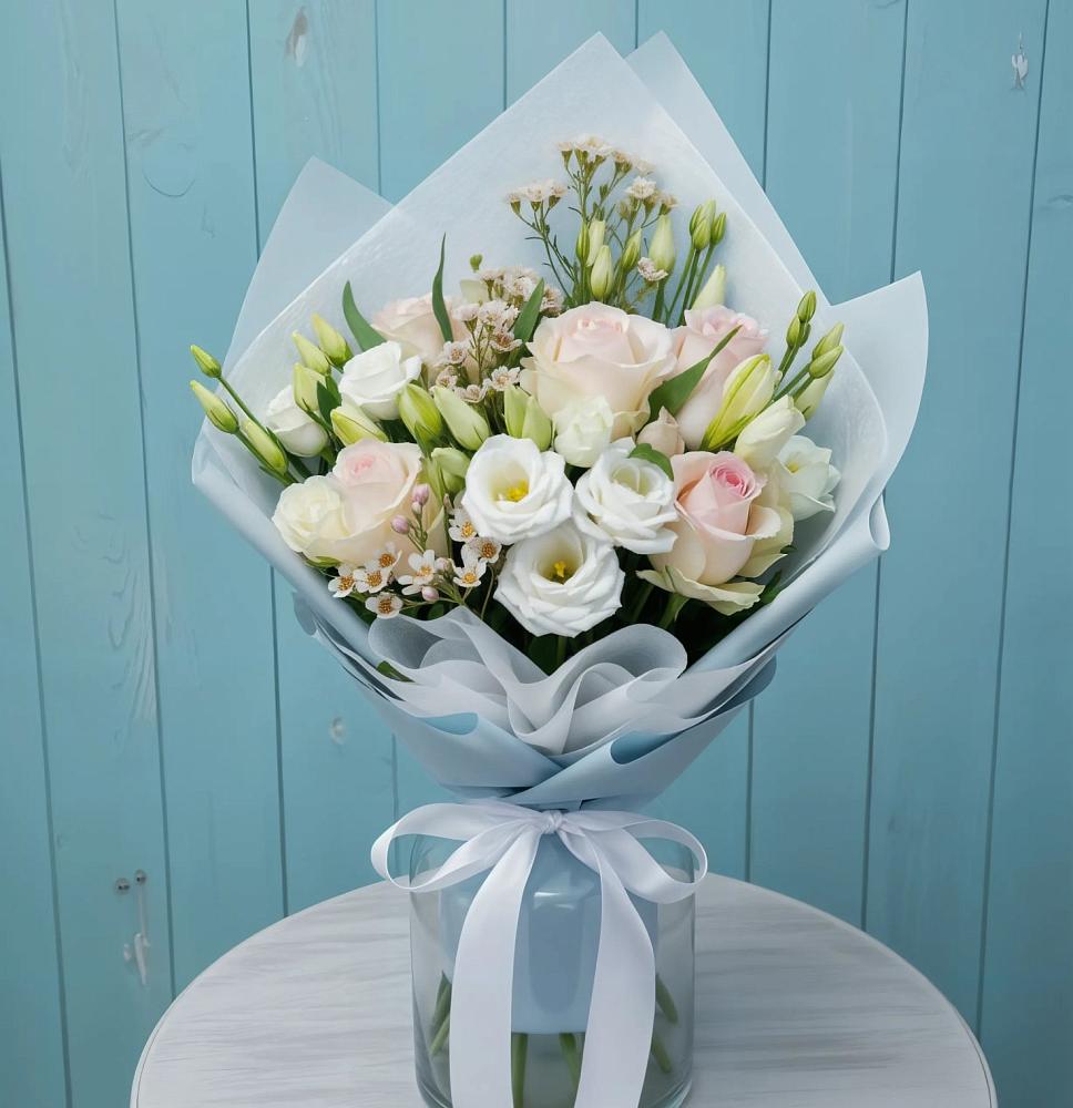 Букет цветов из: Розы и Лизиантусы в Ачикулаке