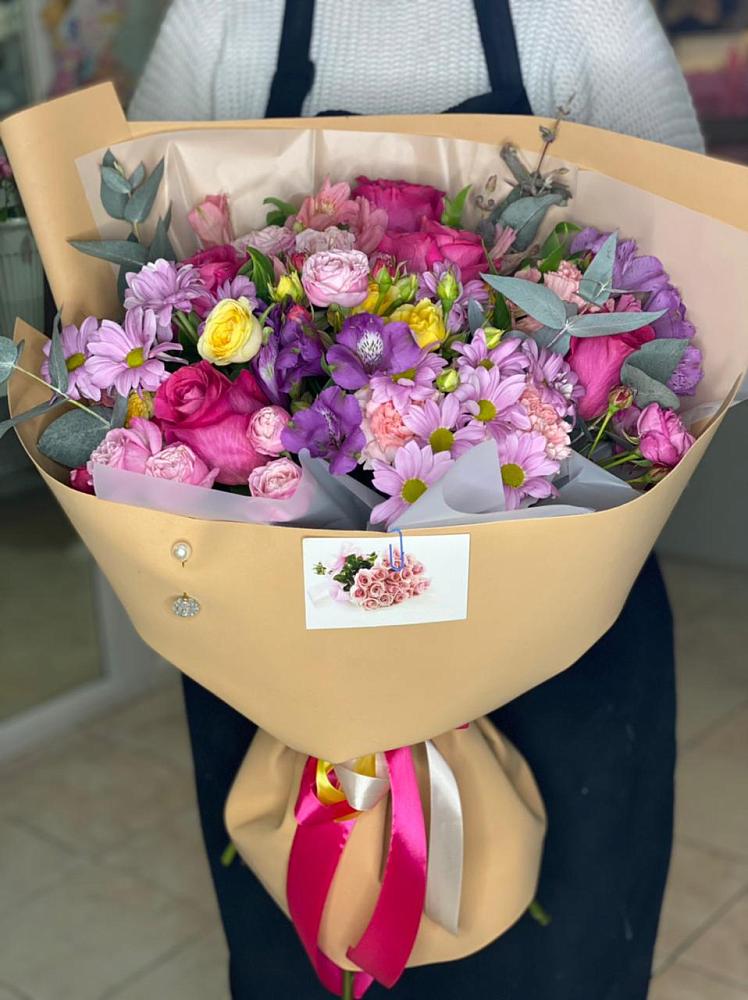 Букет цветов из: Хризантемы, Гвоздики и Альстромерии в Ачикулаке