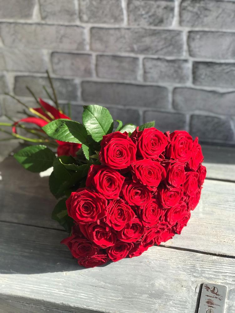 Букет Красные розы Фридом в Ачикулаке