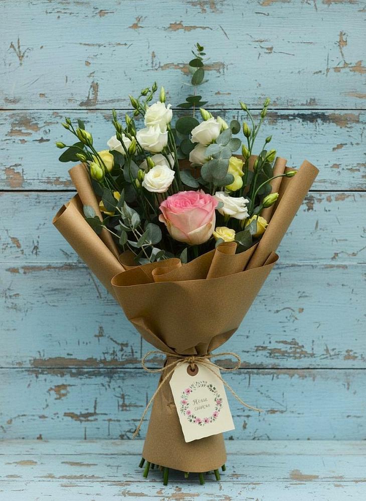 Букет цветов из: Розы и Лизиантусы в Ачикулаке