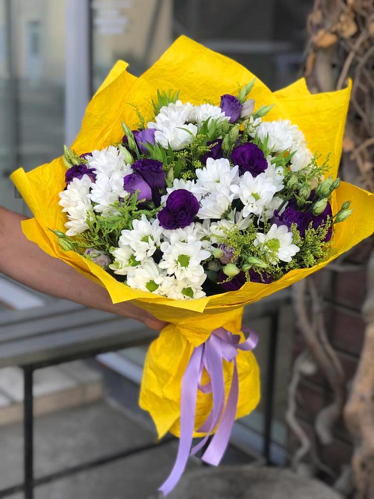 Букет цветов из: Ирисы, Хризантемы и Ромашки в Ачикулаке