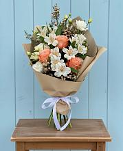 Букет цветов из:  Альстромерии, Лизиантусы, Розы и Хризантемы #REPLACE_PRED# Ачикулаке