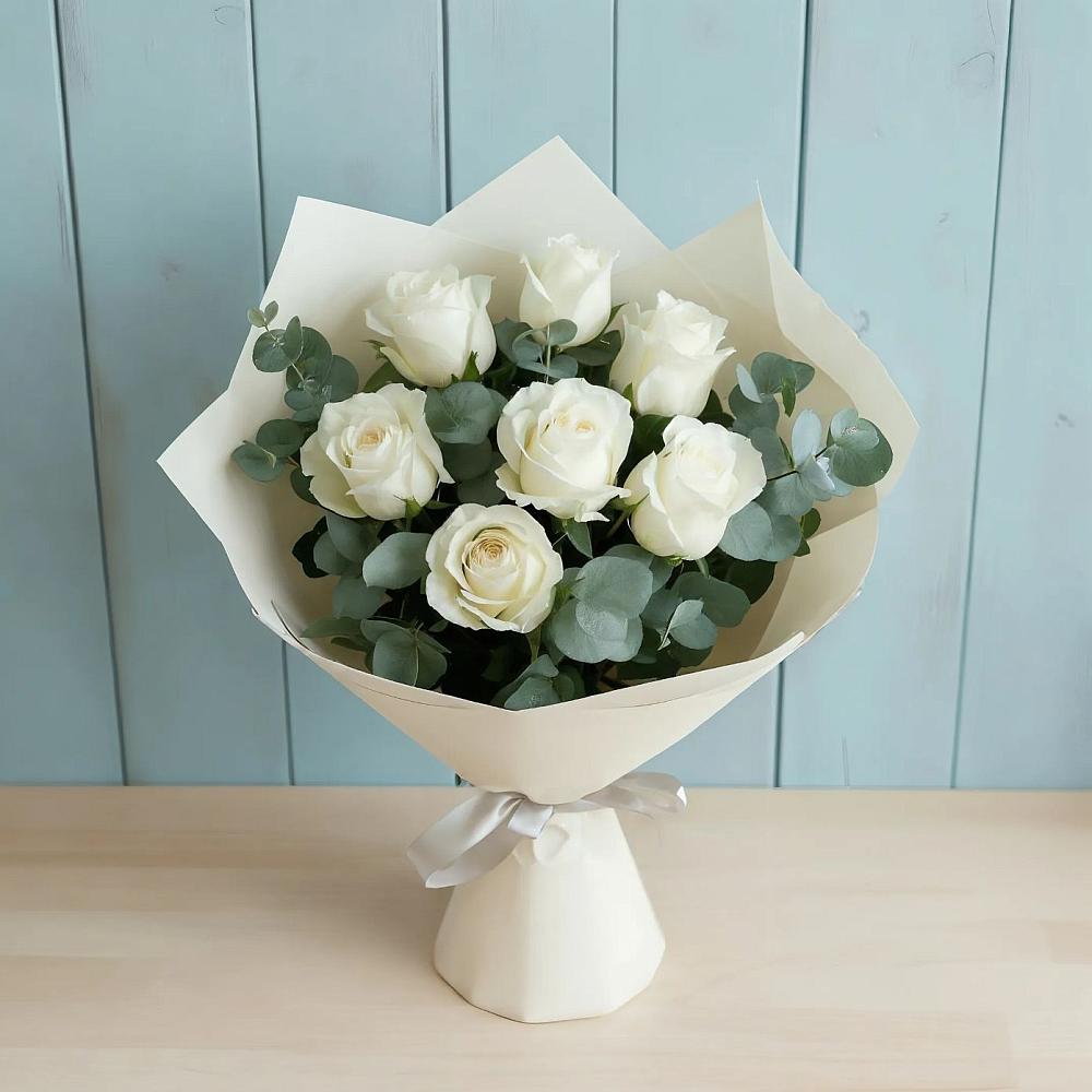Букет Белые розы в Эвкалипте в Ачикулаке