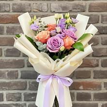 Букет цветов из:  Лизиантусы и Розы в Ачикулаке