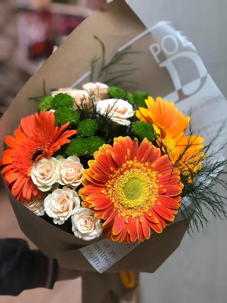 Букет цветов из: Герберы, Хризантемы и Розы в Ачикулаке