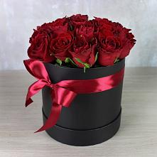 Цветочная композиция из Розы в шляпной коробке в Ачикулаке