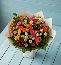 Букет Микс из разноцветных кустовых роз в Ачикулаке