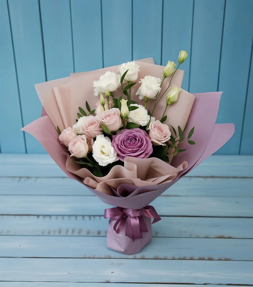 Букет цветов из: Розы и Лизиантусы в Ачикулаке